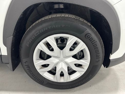 Used 2025 Toyota Corolla Cross L image 60