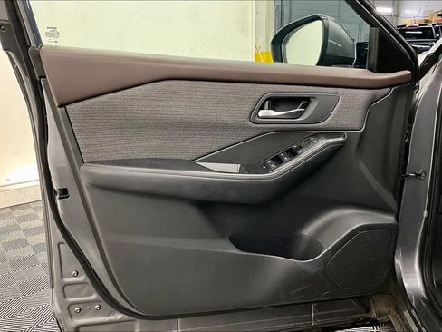 Used 2023 Nissan Rogue SV FWD image 24
