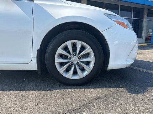 Used 2017 Toyota Camry LE image 3