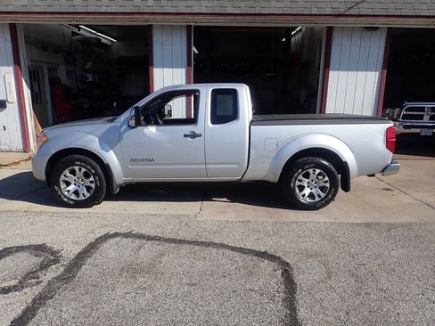 Used 2011 Suzuki Equator Sport AWD/4WD image 15