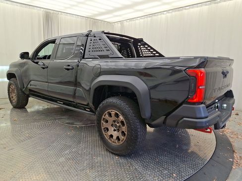 Used 2025 Toyota Tacoma Trailhunter image 22