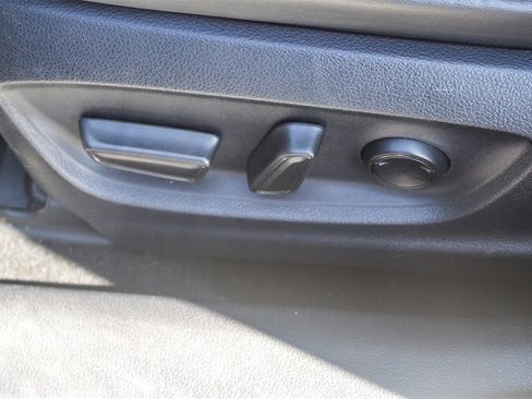 Used 2020 Toyota Prius Prime XLE image 21