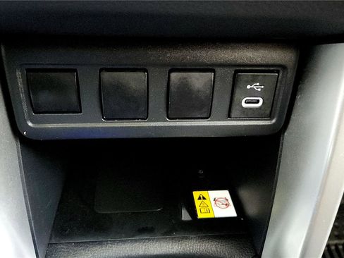 Certified 2023 Toyota Corolla Cross LE w/ Moonroof Package image 33