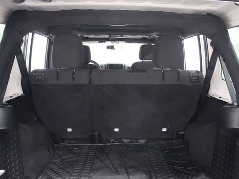 Used 2018 Jeep Wrangler Unlimited Sport image 17