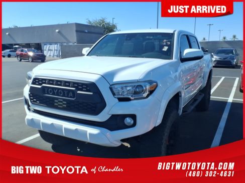 Used 2020 Toyota Tacoma TRD Sport w/ Technology Package AWD/4WD image 1