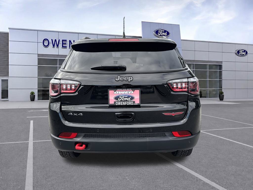 Used 2024 Jeep Compass Trailhawk AWD/4WD image 4