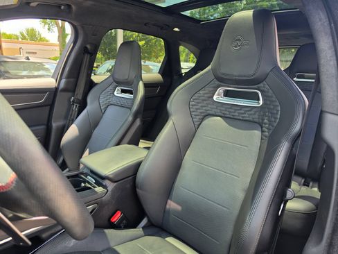 Used 2024 Jaguar F-PACE SVR AWD/4WD image 9