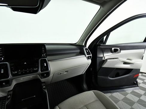 Used 2024 Kia Sorento EX image 20