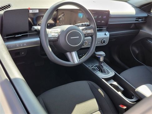 New 2026 Hyundai Kona SE image 3