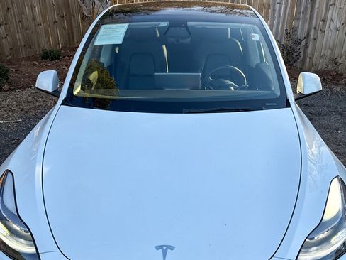 Used 2022 Tesla Model Y Performance image 21