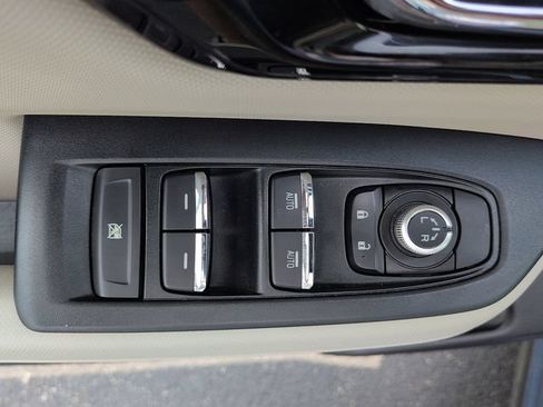 Used 2025 Subaru Forester Limited w/ Popular Package #2 AWD/4WD image 16