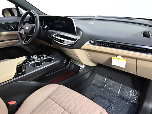 New 2025 Cadillac Lyriq Sport w/ Nappa Leather Package AWD/4WD image 15