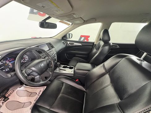 Used 2019 Nissan Pathfinder SL FWD image 13