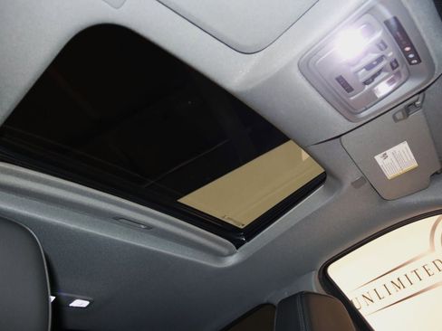 Used 2022 GMC Sierra 1500 Denali w/ Denali Reserve Package image 35