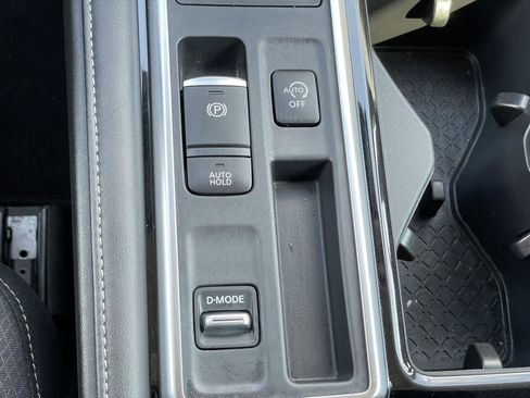 Used 2025 Nissan Pathfinder SV FWD image 24