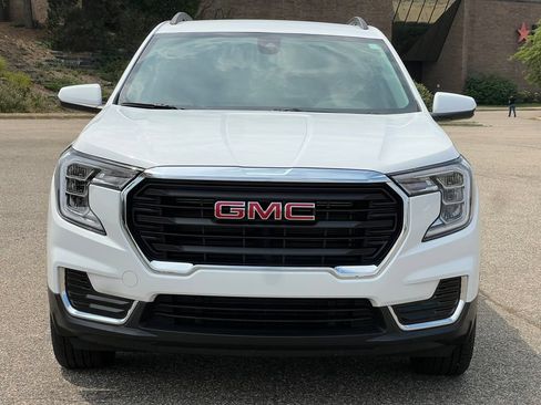 Used 2024 GMC Terrain SLE w/ Driver Convenience Package AWD/4WD image 36