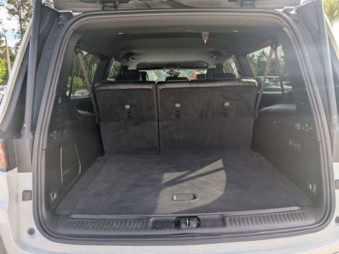 Certified 2024 Jeep Wagoneer L Series II RWD image 12