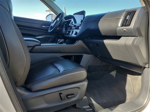 Used 2022 Nissan Pathfinder SL w/ SL Black Package image 23