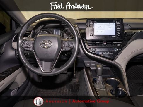 Used 2023 Toyota Camry SE FWD image 6