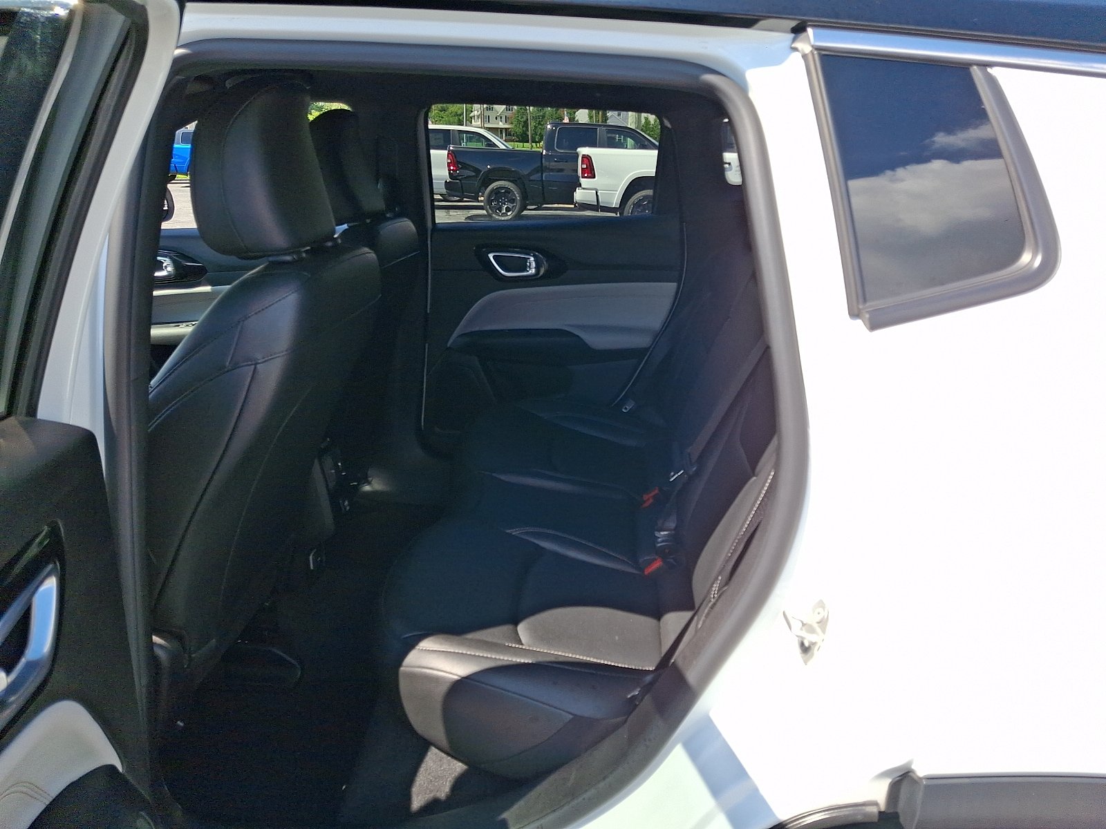 Used 2025 Jeep Compass Limited AWD/4WD image 10