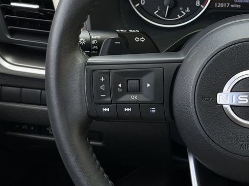 Used 2024 Nissan Rogue SV w/ SV Premium Package FWD image 14