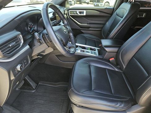 Used 2020 Ford Explorer XLT w/ Equipment Group 202A image 26