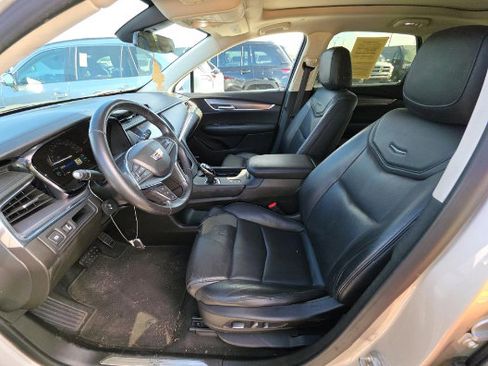 Used 2019 Cadillac XT5 Premium Luxury AWD/4WD image 4