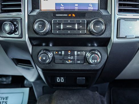 Used 2020 Ford F150 XLT image 16