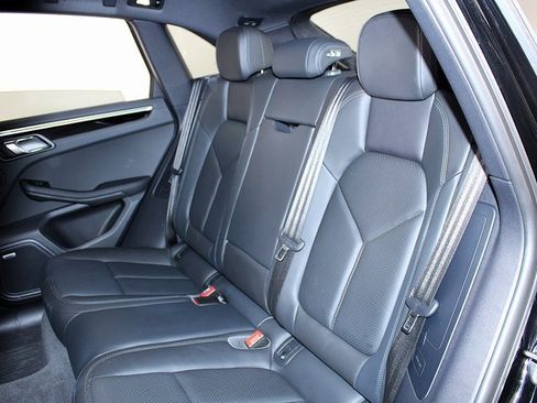 Used 2023 Porsche Macan image 21