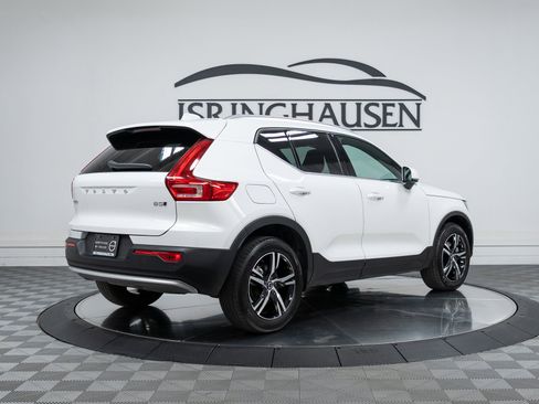 Certified 2025 Volvo XC40 B5 Core image 5