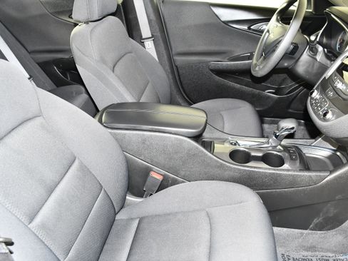 Used 2024 Chevrolet Malibu LT FWD image 43