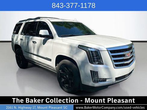 Used 2020 Cadillac Escalade Premium Luxury AWD/4WD image 3