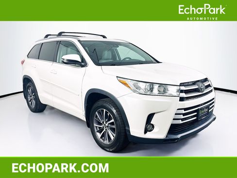 Used 2018 Toyota Highlander XLE AWD/4WD image 1