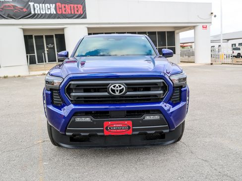 Certified 2025 Toyota Tacoma SR5 w/ SR5 Upgrade Package AWD/4WD image 3