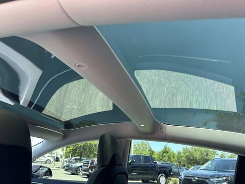 Used 2025 Tesla Model 3 Long Range image 17