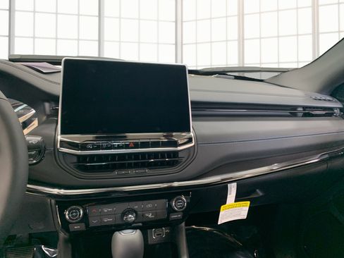 New 2026 Jeep Compass Latitude AWD/4WD image 12