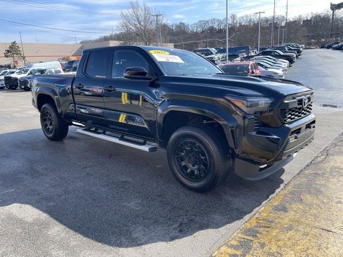 Certified 2025 Toyota Tacoma TRD Sport w/ TRD Sport Upgrade Package image 6