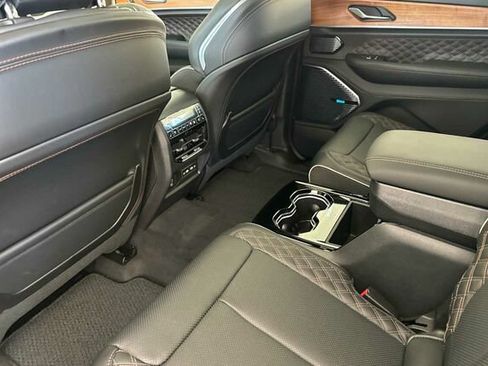 New 2026 Jeep Grand Cherokee L Summit w/ Obsidian Package AWD/4WD image 9
