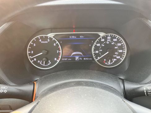 Used 2024 Nissan Sentra SV FWD image 17
