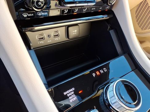 New 2025 Jeep Grand Cherokee Limited image 24