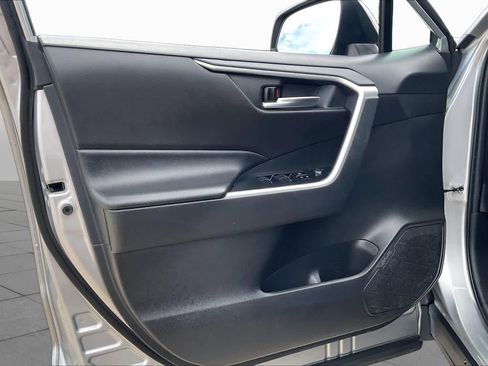 Used 2024 Toyota RAV4 XLE FWD image 21