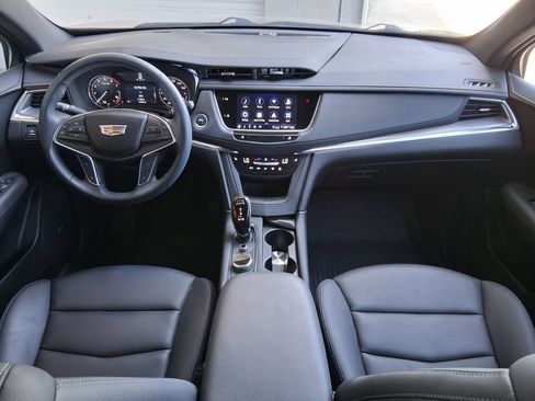 Used 2024 Cadillac XT5 Luxury w/ LPO, Floor Liner Package FWD image 9