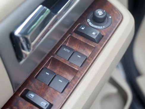 Used 2010 Ford Expedition Limited AWD/4WD image 5