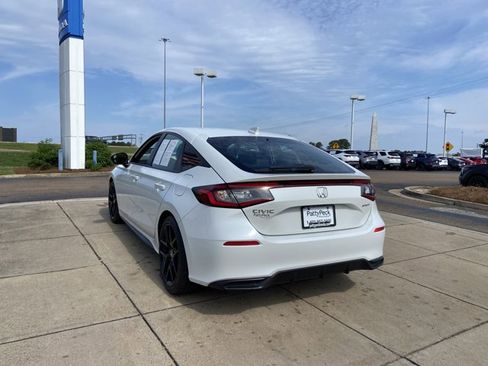 Used 2023 Honda Civic Sport image 9