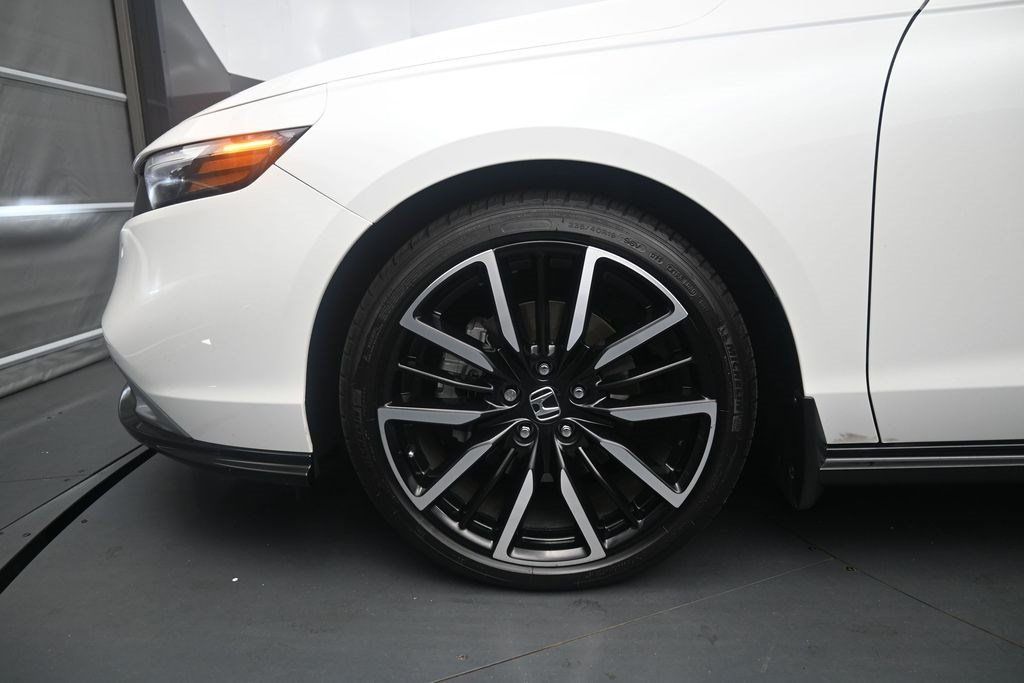 Used 2024 Honda Accord Touring image 10