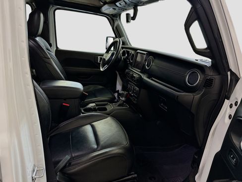 Used 2023 Jeep Wrangler Sahara w/ Cold Weather Group image 32