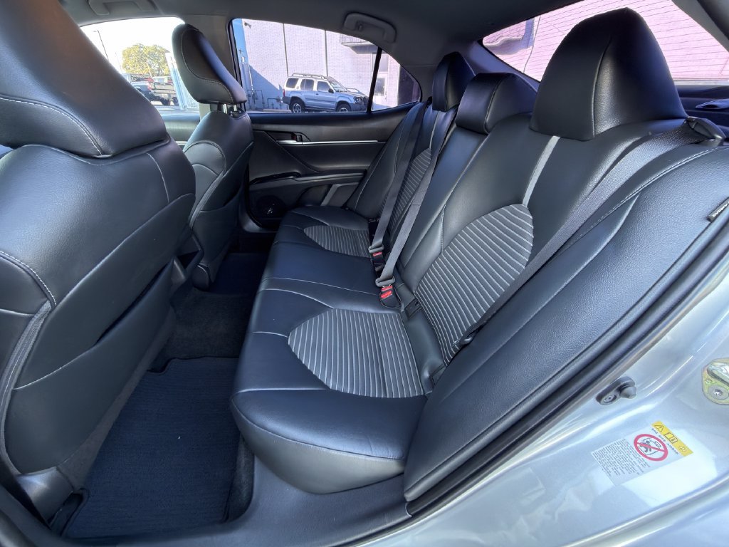 Used 2019 Toyota Camry SE w/ Carpet Mat Package FWD image 24