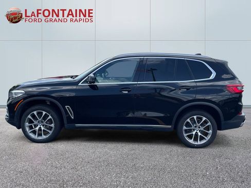 Used 2019 BMW X5 xDrive40i w/ Premium Package 2 AWD/4WD image 4