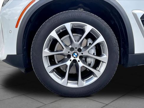 Used 2025 BMW X5 xDrive40i w/ Premium Package AWD/4WD image 10