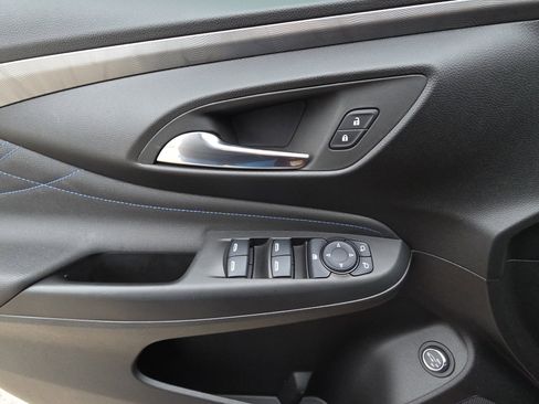 Certified 2025 Buick Envista Sport Touring w/ Convenience I Package image 13